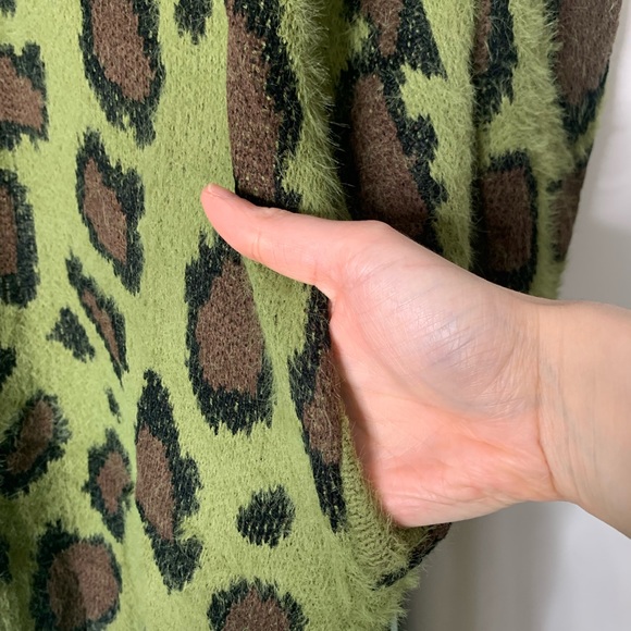 Umgee Fuzzy Green Leopard Print Sweater - Picture 9 of 10